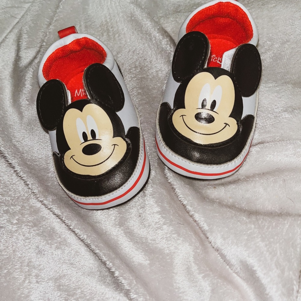 MickeyKicks - Picture 3 of 4